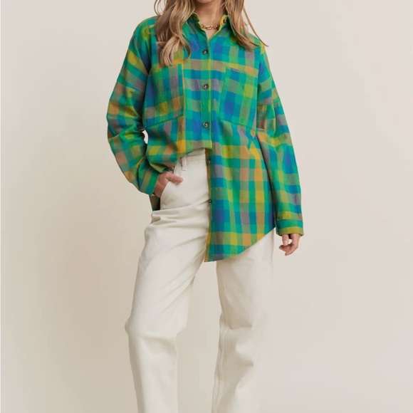 Green casual button-down top - Picture 3 of 4